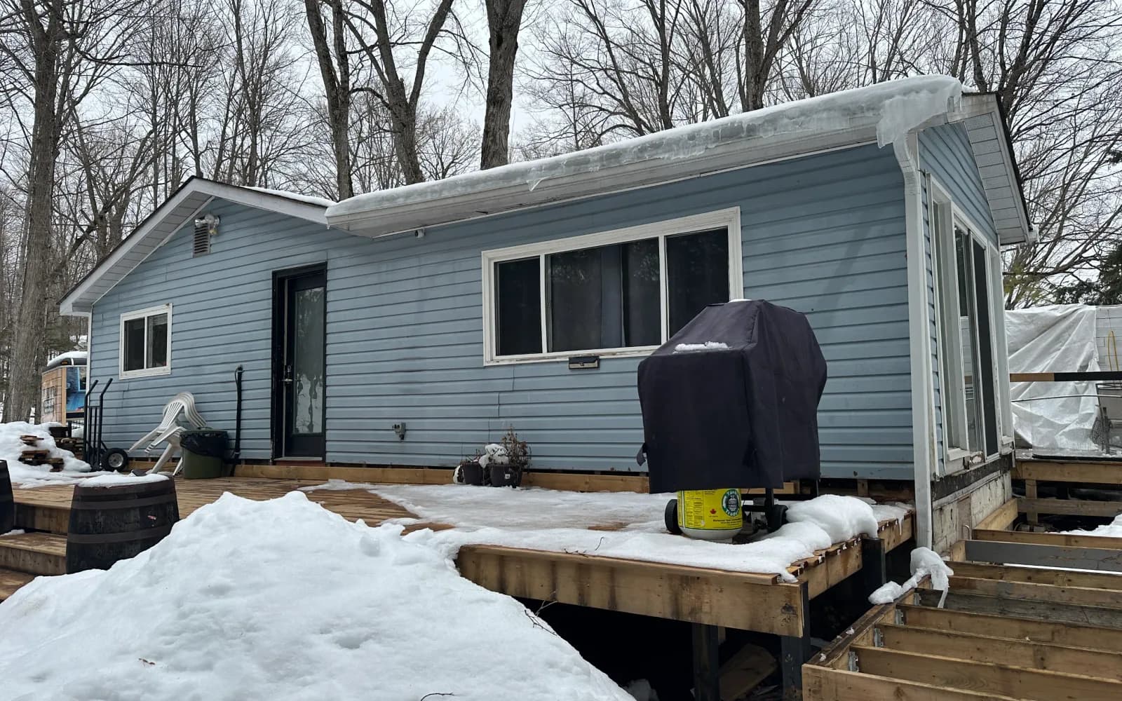 Older waterfront-town home being sold as-is near the Welland Canal in Port Colborne, Ontario